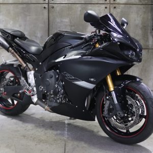 2011 YAMAHA R1
