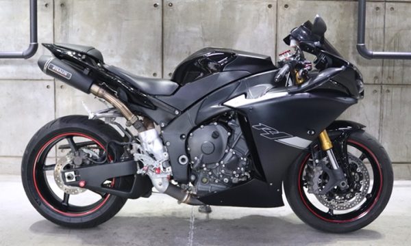 2011 YAMAHA R1 - Born 2 Race Motorcycles