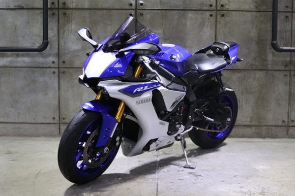 2017 YAMAHA R1 - Born 2 Race Motorcycles