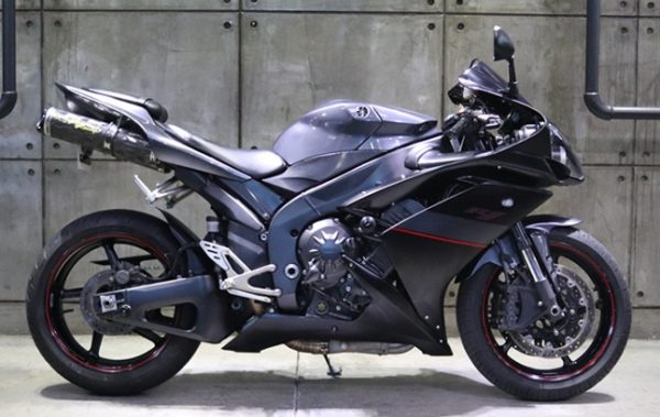 2008 YAMAHA R1 - Born 2 Race Motorcycles